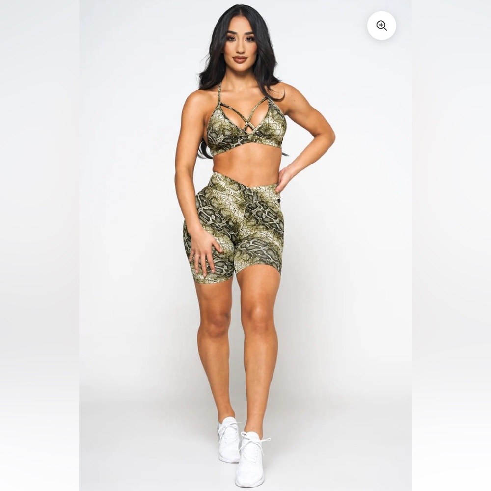Athletic Biker Shorts (Scrunch back)